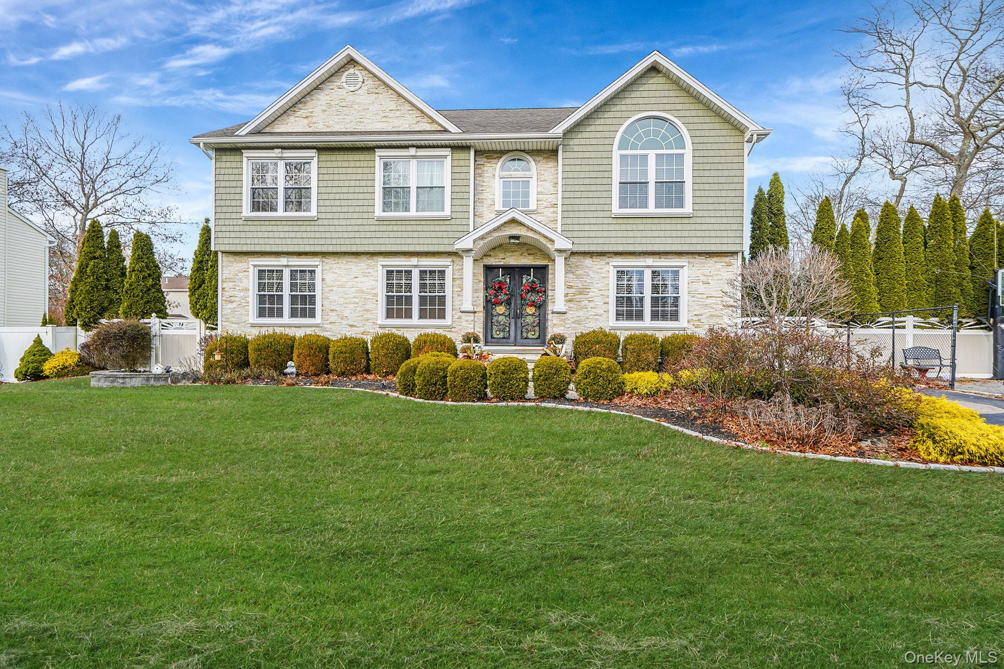 31 Southaven Avenue, Mastic, NY 11950