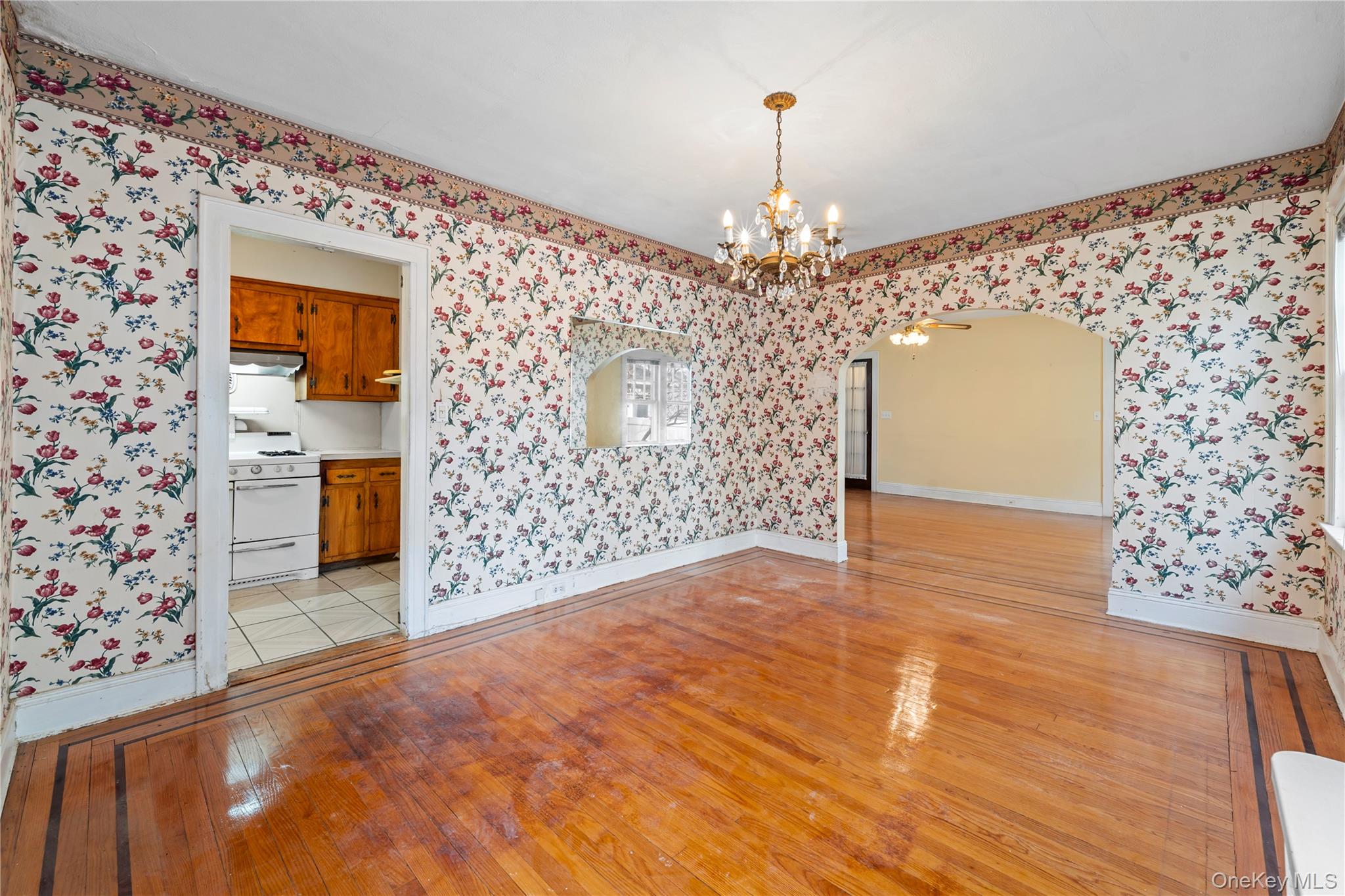 41-29 248th Street, Little Neck, NY 11363