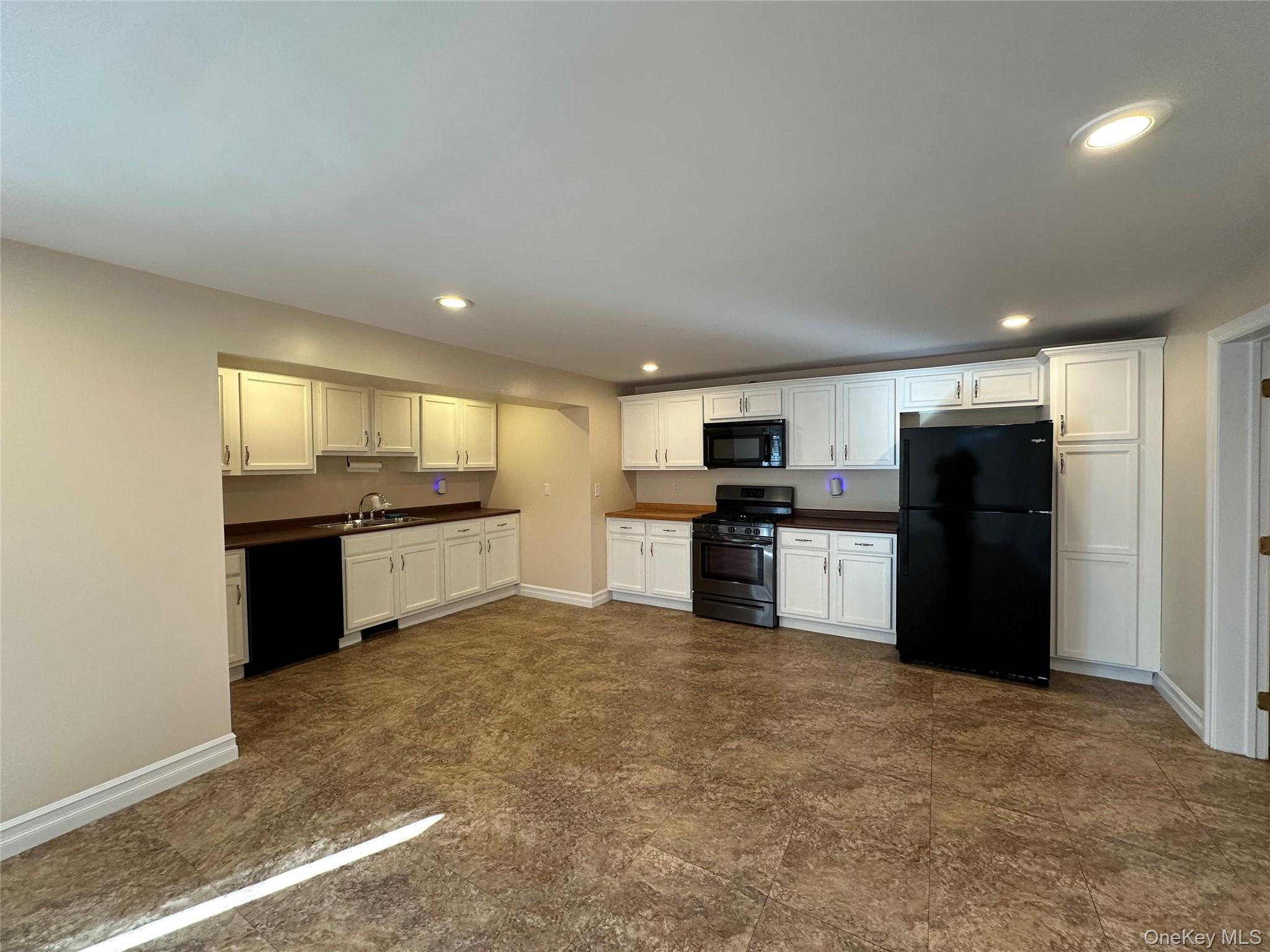 27 Meadow Street, Newburgh, NY 12550