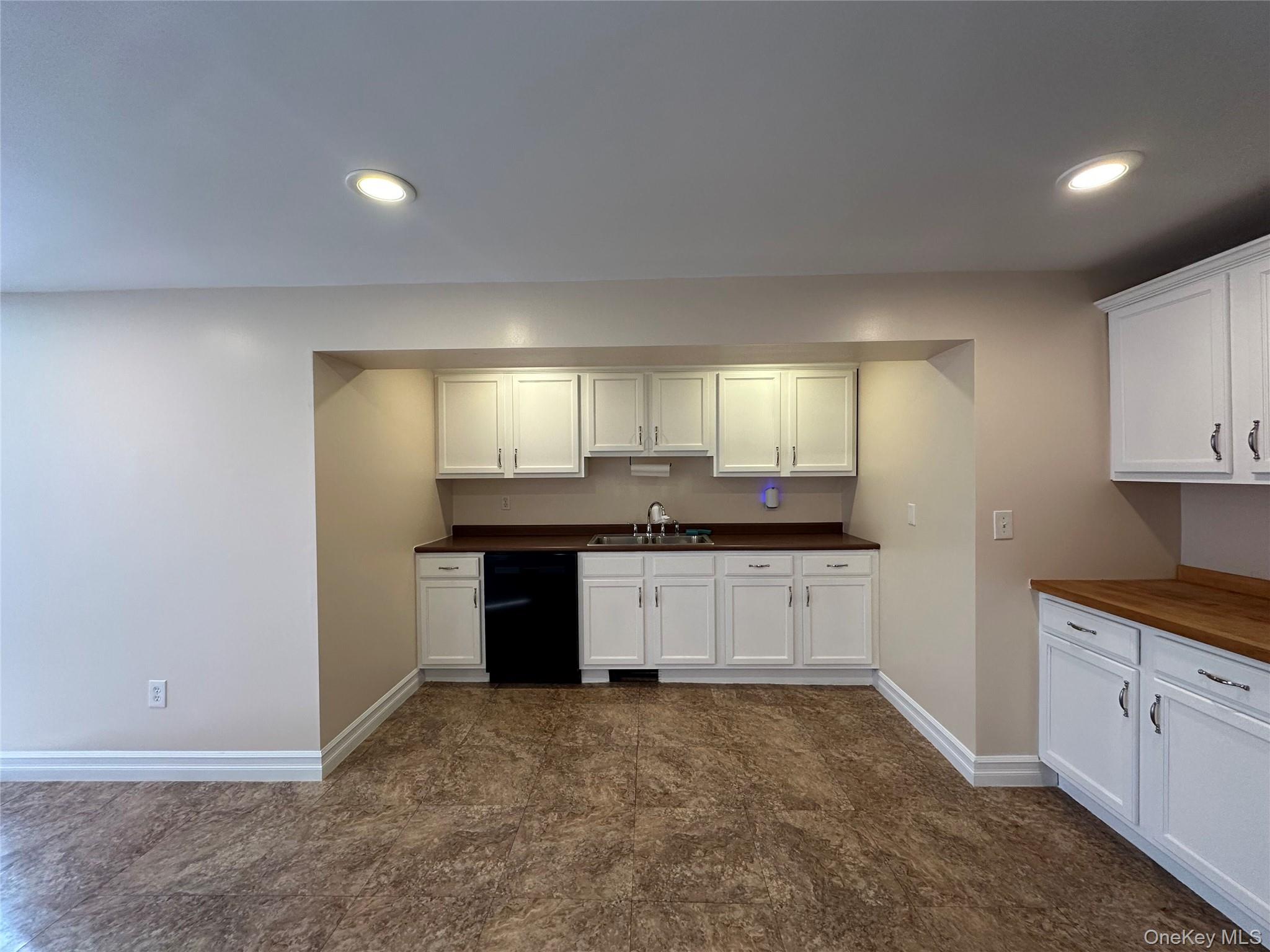 27 Meadow Street, Newburgh, NY 12550