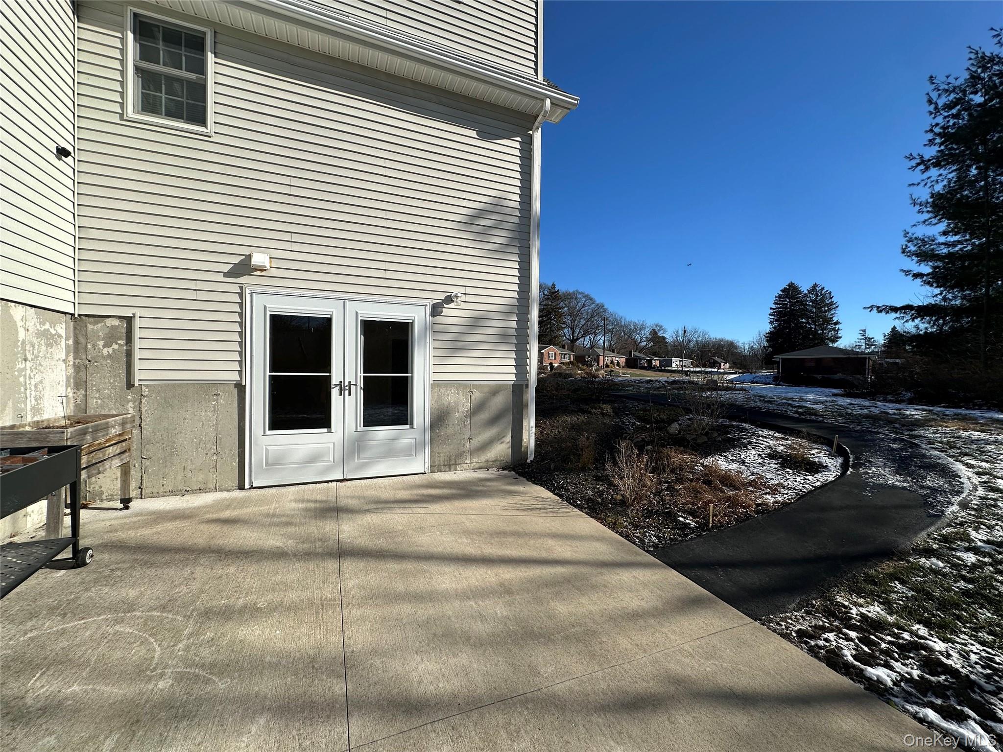 27 Meadow Street, Newburgh, NY 12550