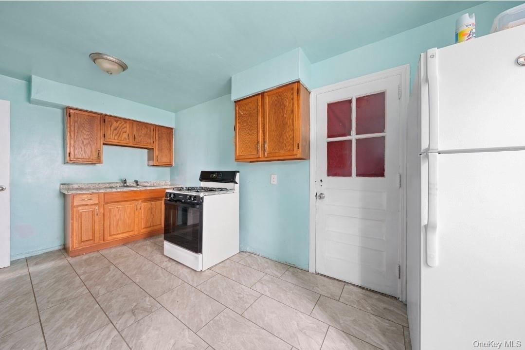 225 Windsor Parkway, Hempstead, NY 11550