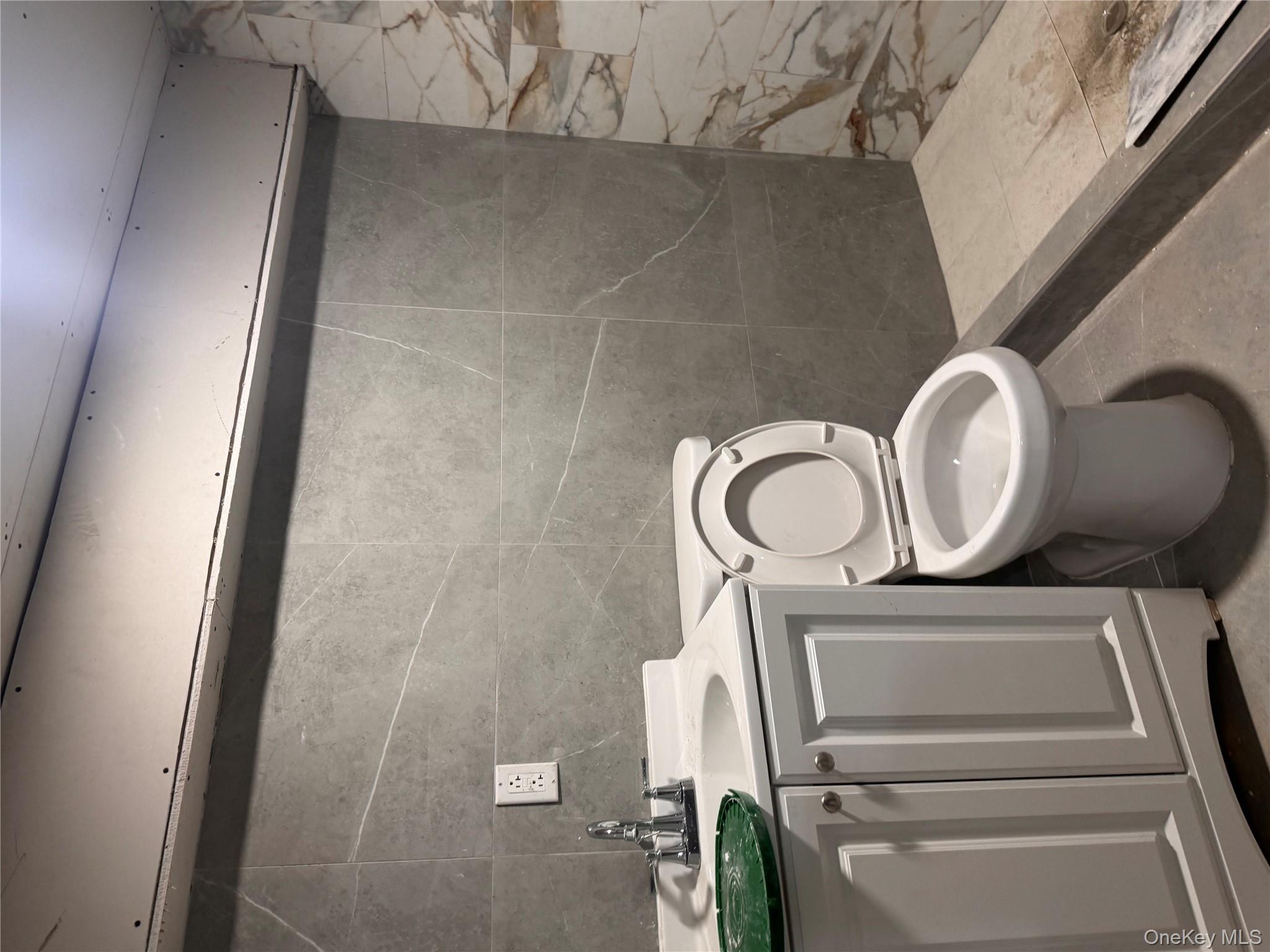 433 Jerome Street, Brooklyn, NY 11207