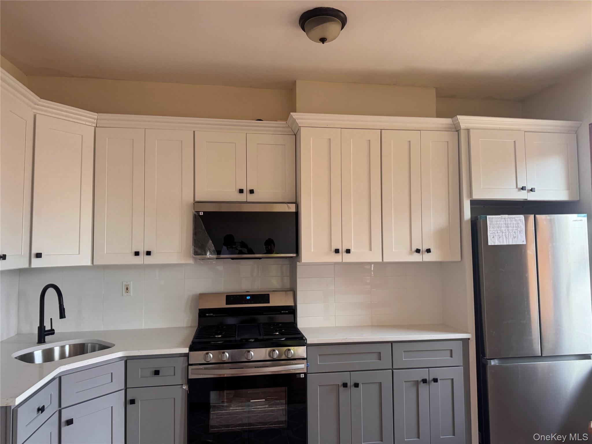 433 Jerome Street, Brooklyn, NY 11207