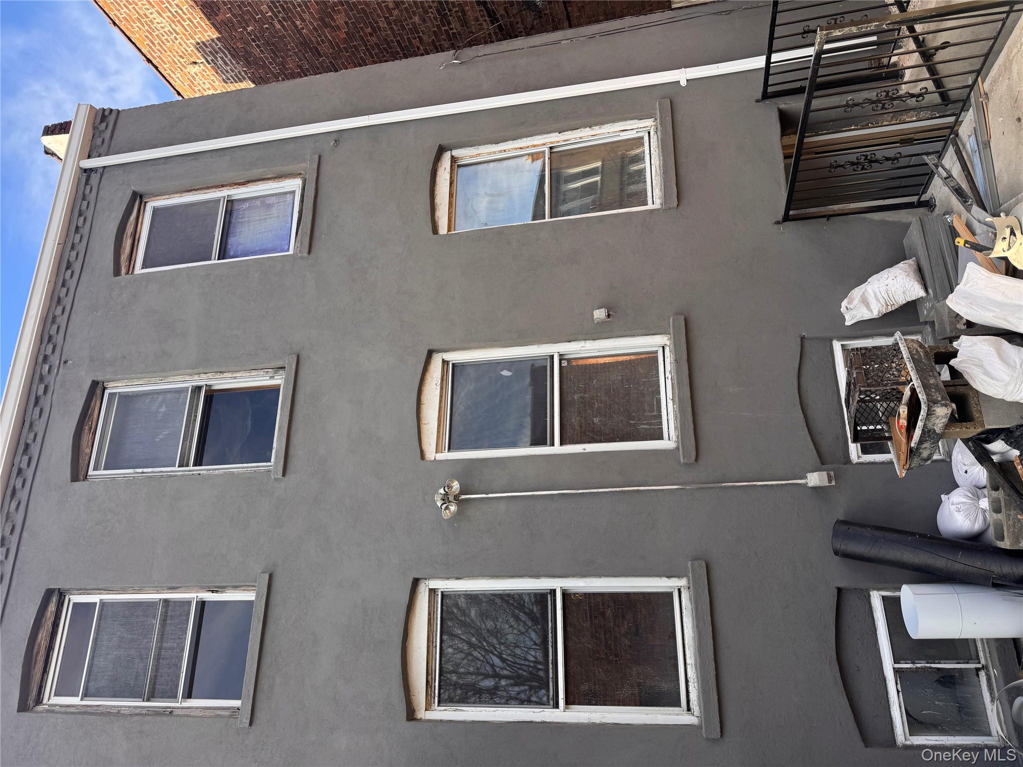 433 Jerome Street, Brooklyn, NY 11207