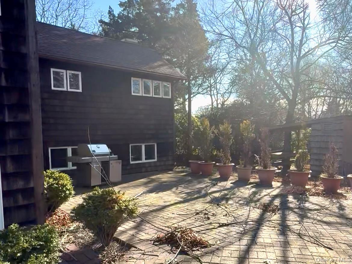 39 Cedar Drive, Southampton, NY 11968