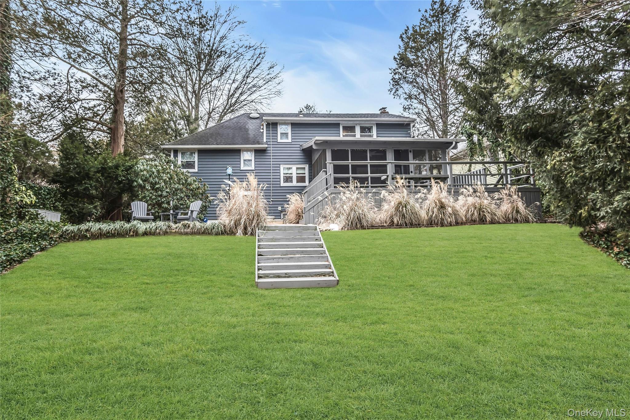 16 Cliff Way, Port Washington, NY 11050