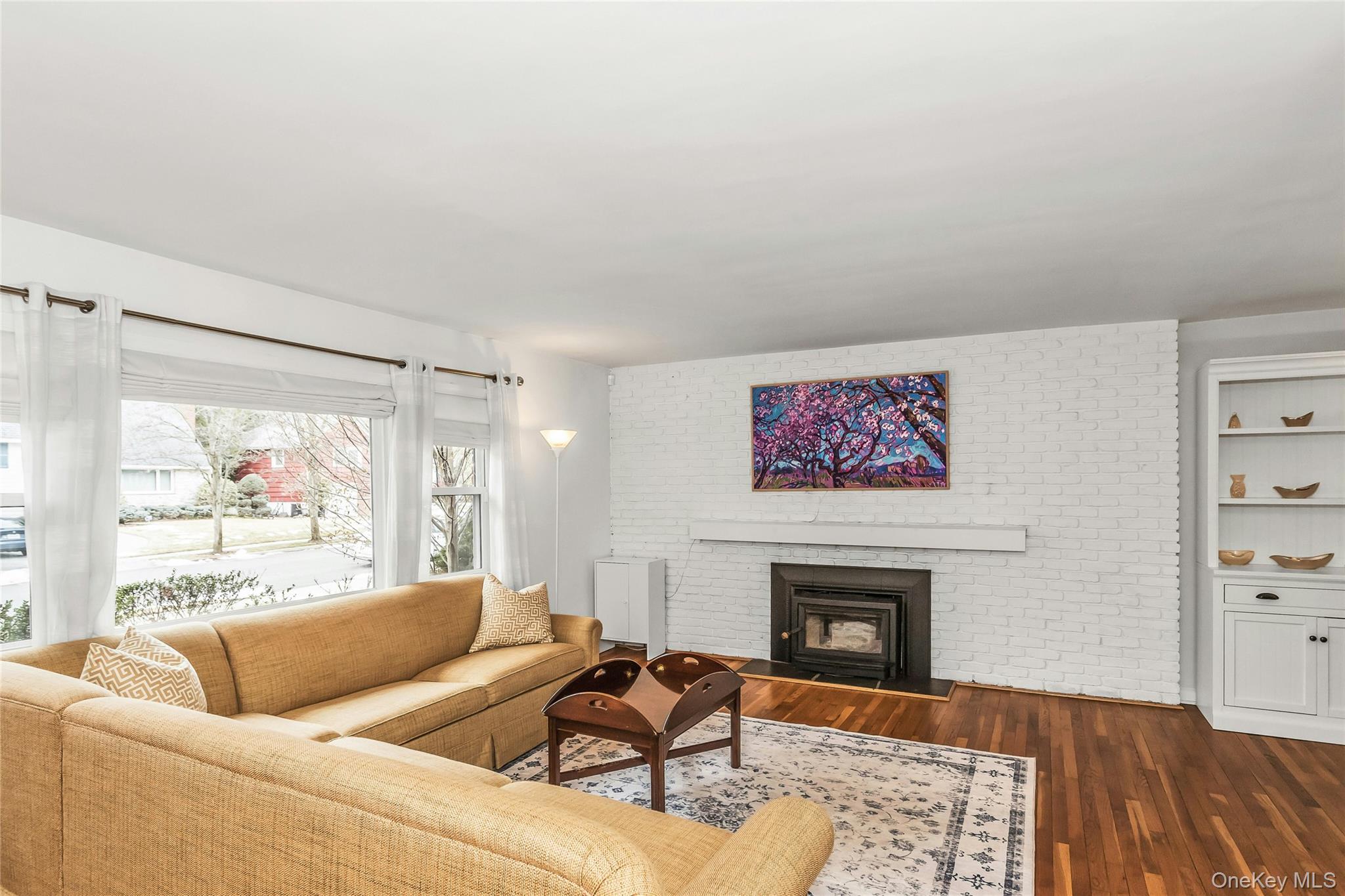 16 Cliff Way, Port Washington, NY 11050