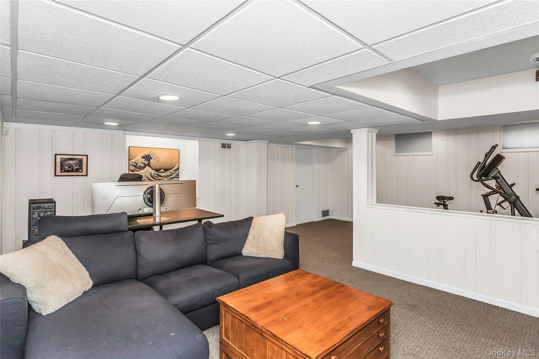 16 Cliff Way, Port Washington, NY 11050