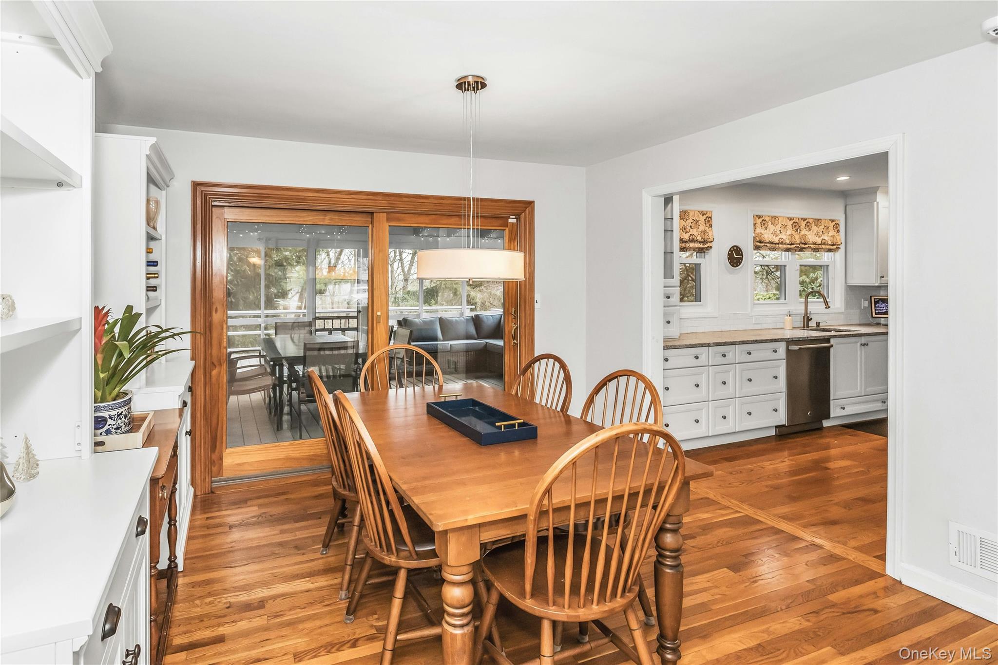 16 Cliff Way, Port Washington, NY 11050