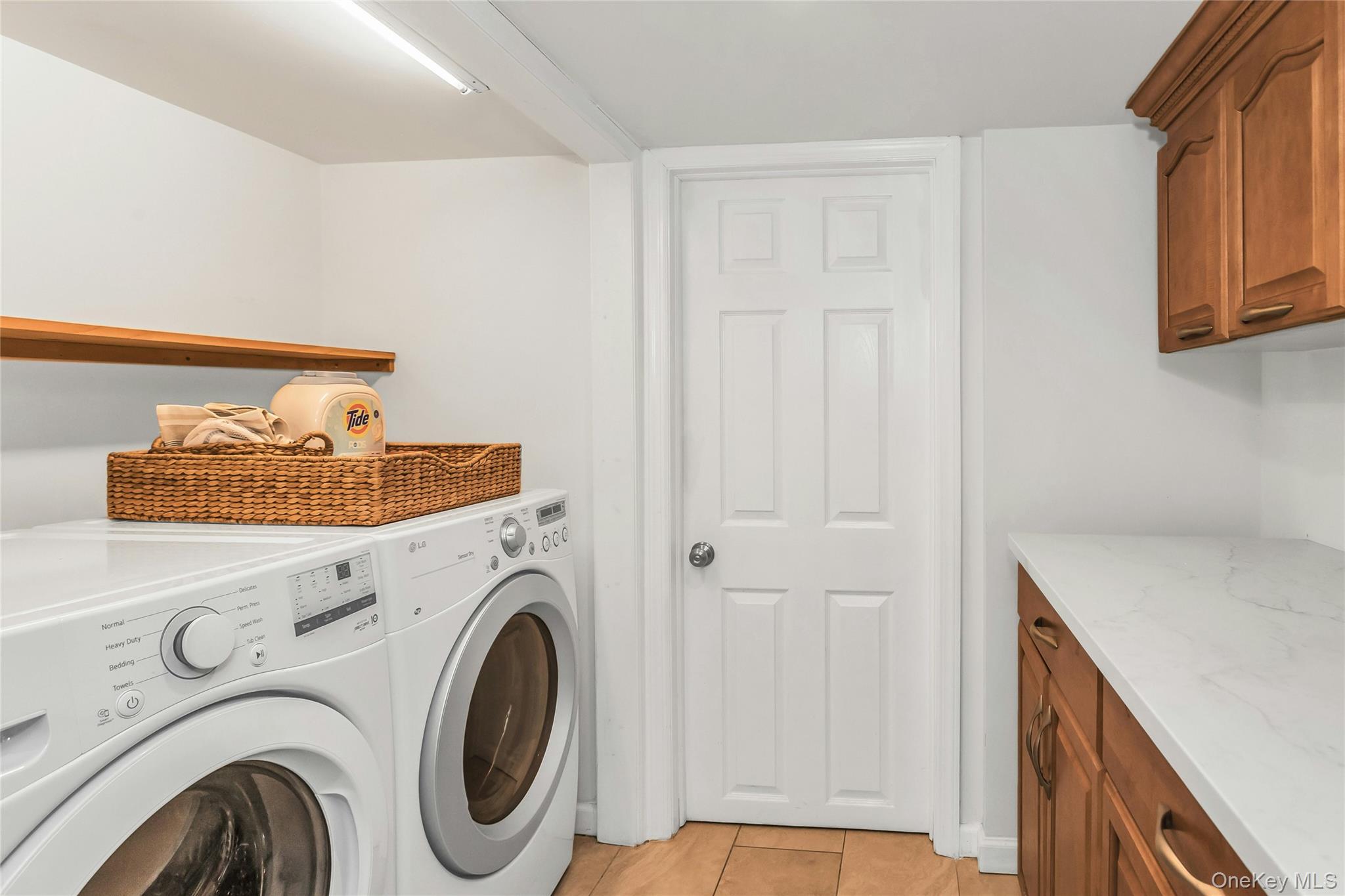 16 Cliff Way, Port Washington, NY 11050