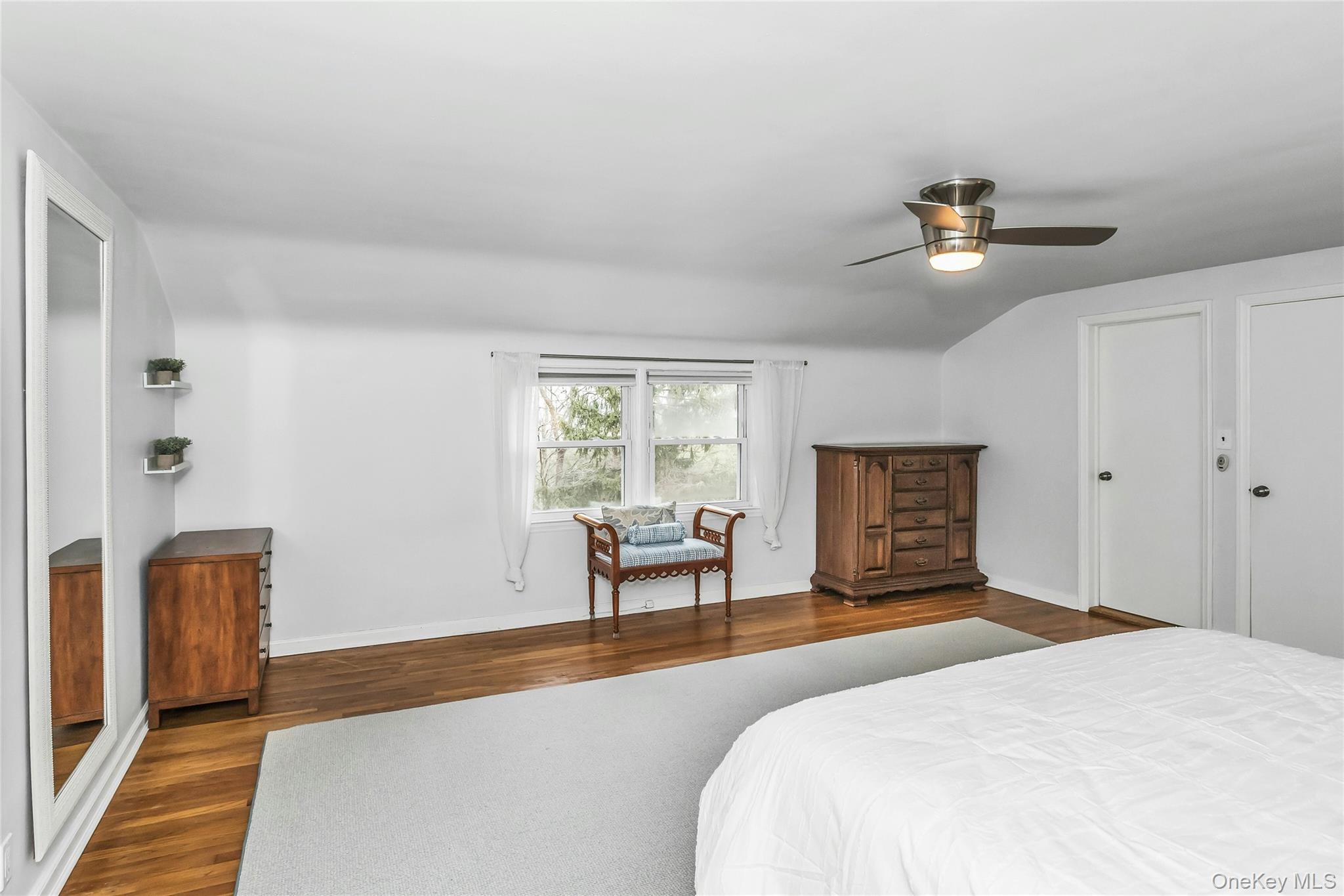 16 Cliff Way, Port Washington, NY 11050