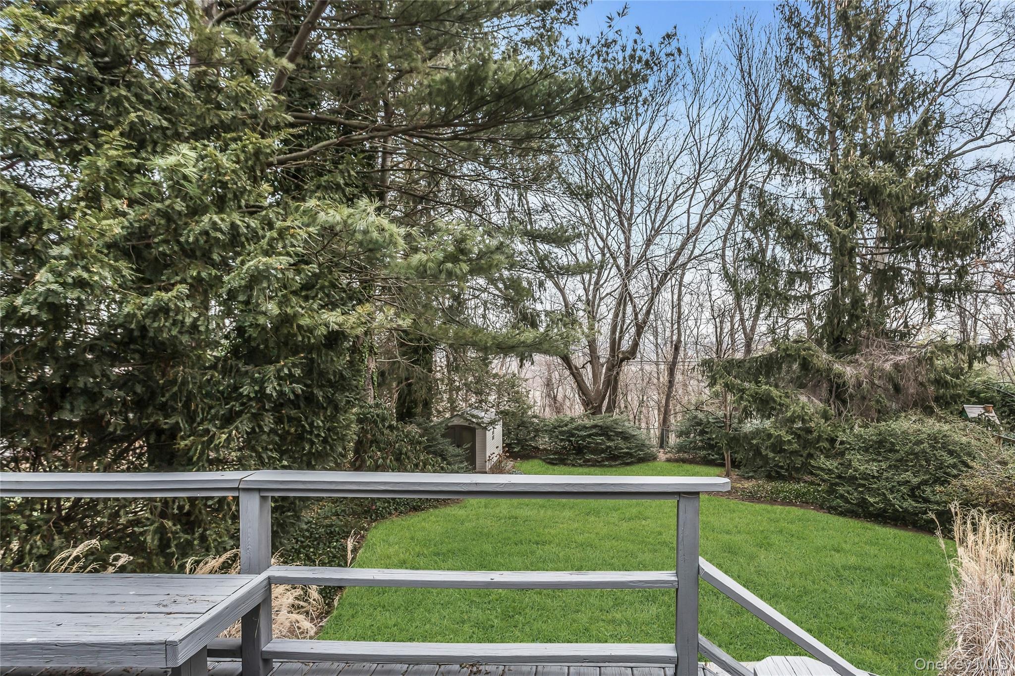 16 Cliff Way, Port Washington, NY 11050