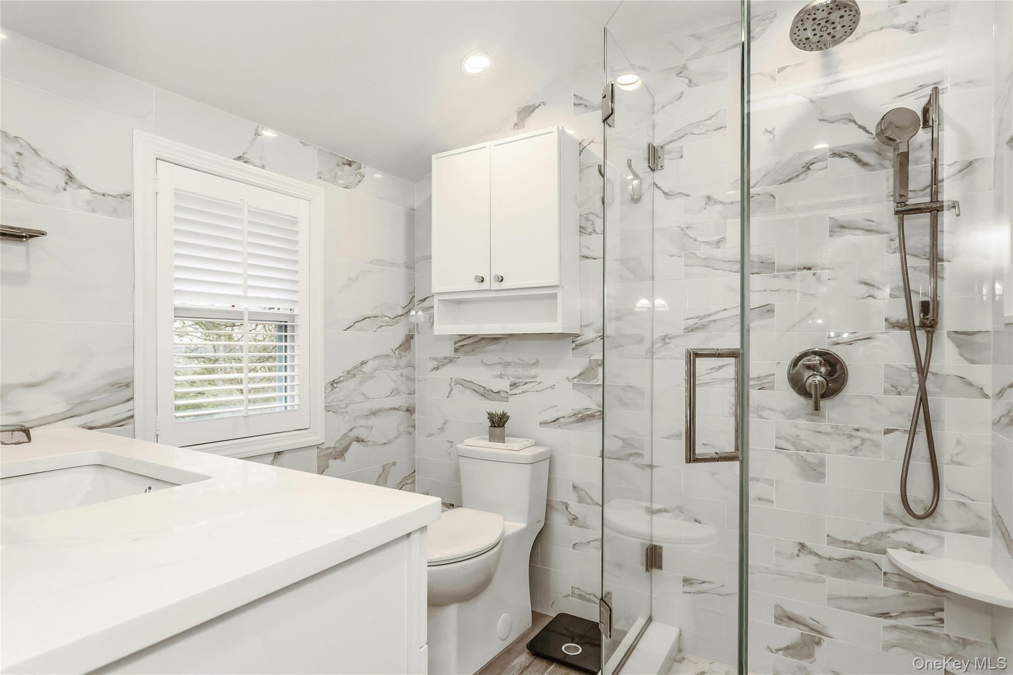 16 Cliff Way, Port Washington, NY 11050