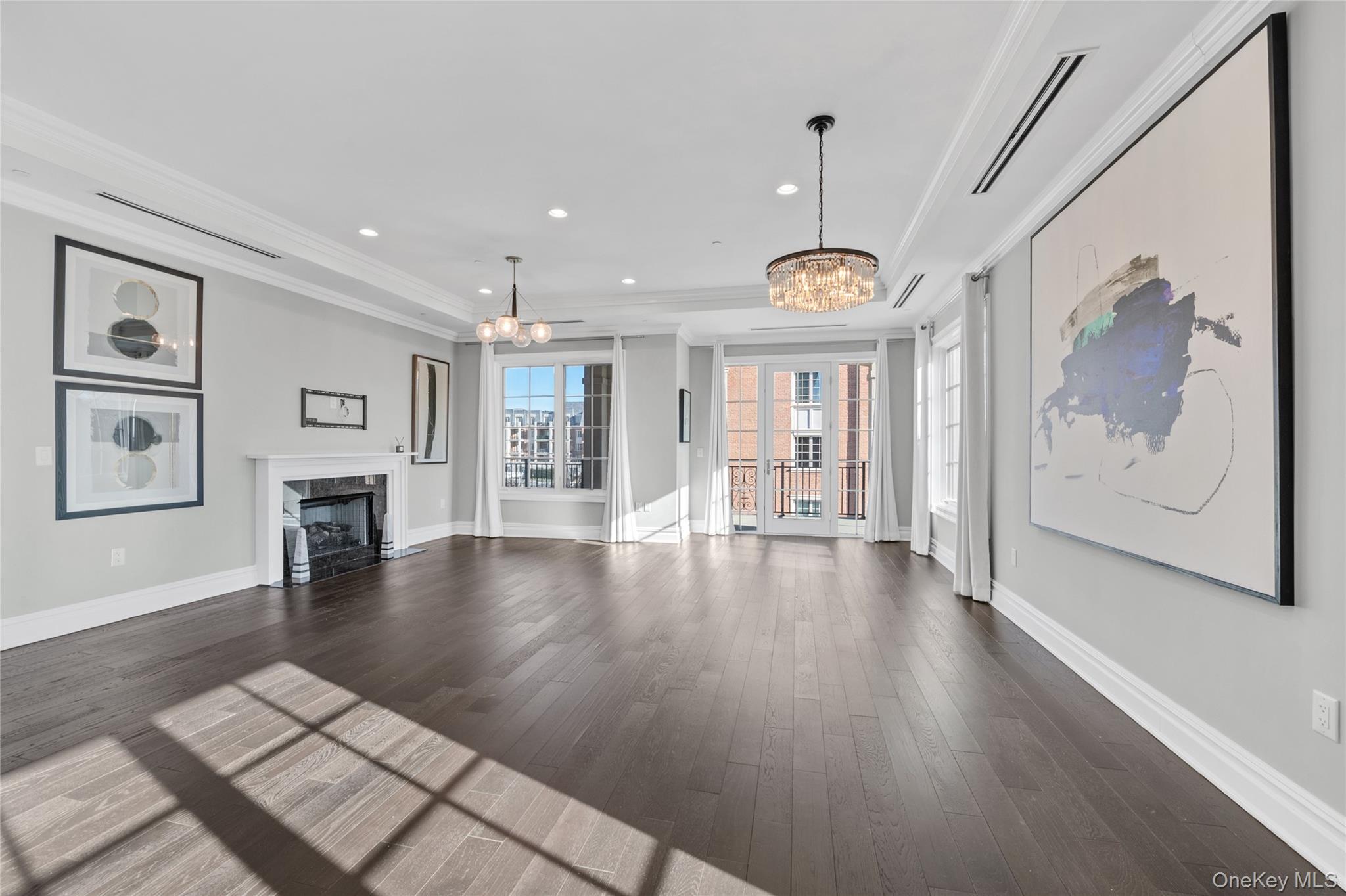 5000 Royal Court # 5114, North Hills, NY 11040