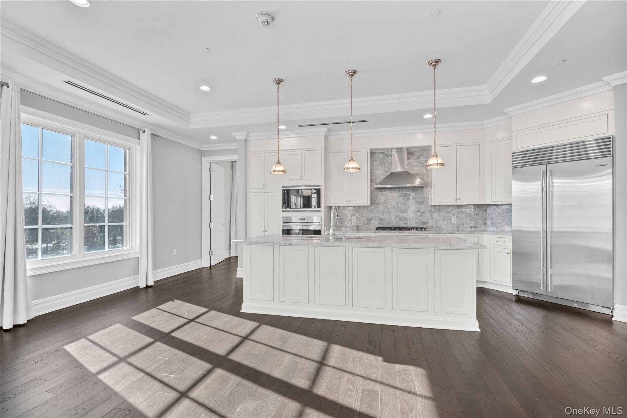 5000 Royal Court # 5114, North Hills, NY 11040