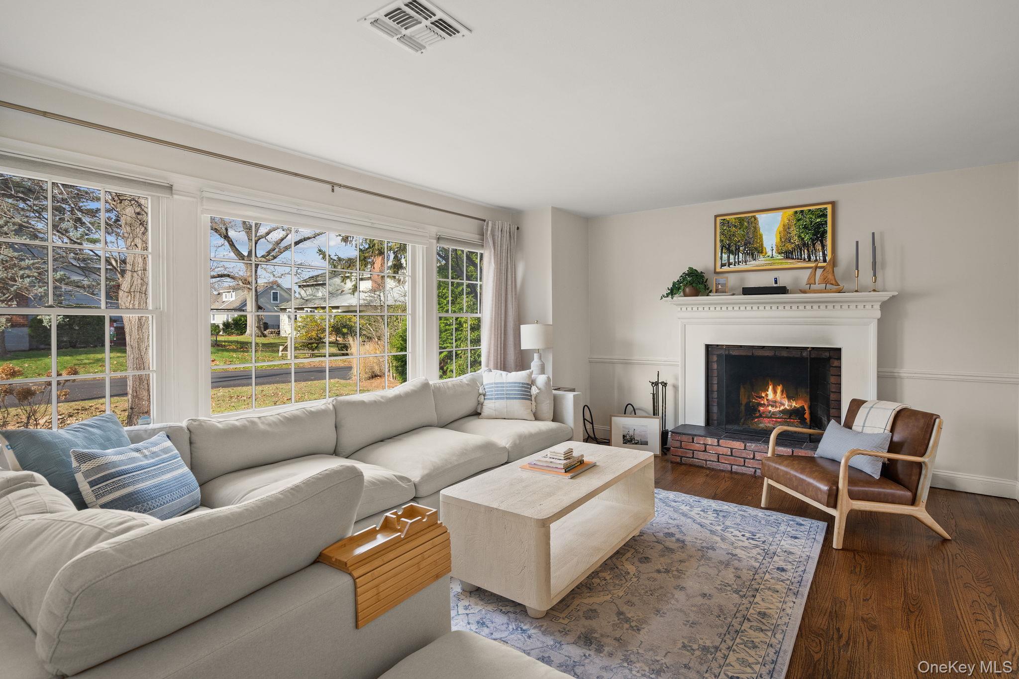 3 Kew Court, Huntington, NY 11743