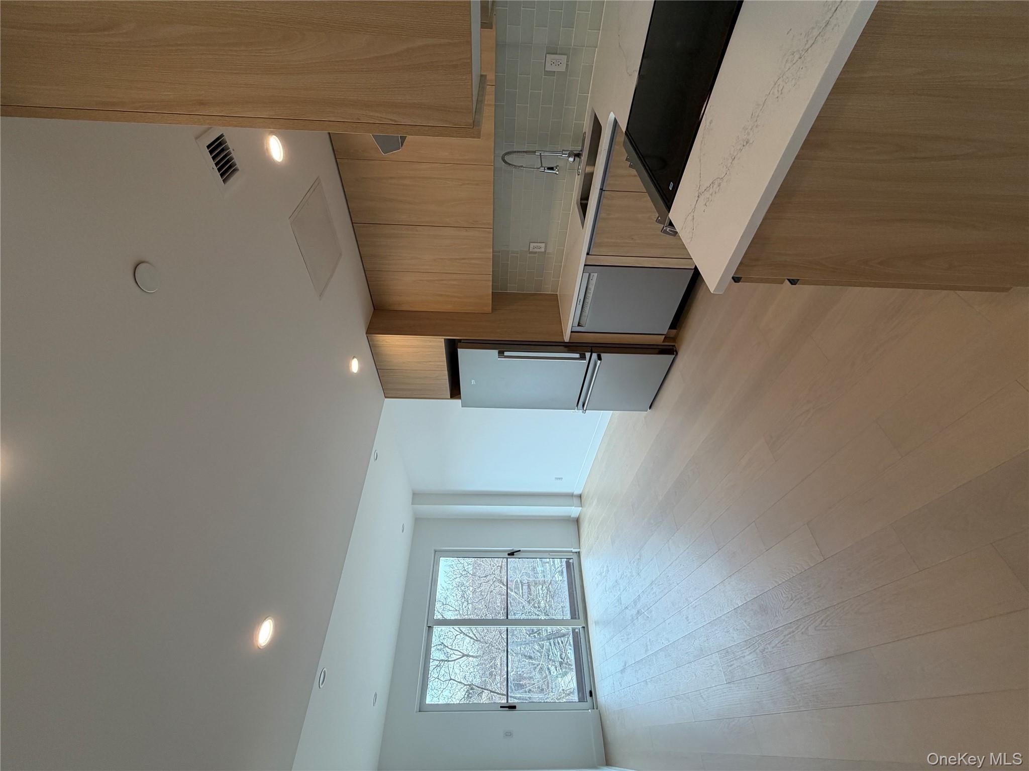 150-02 Northern Boulevard # 4A, Flushing, NY 11354