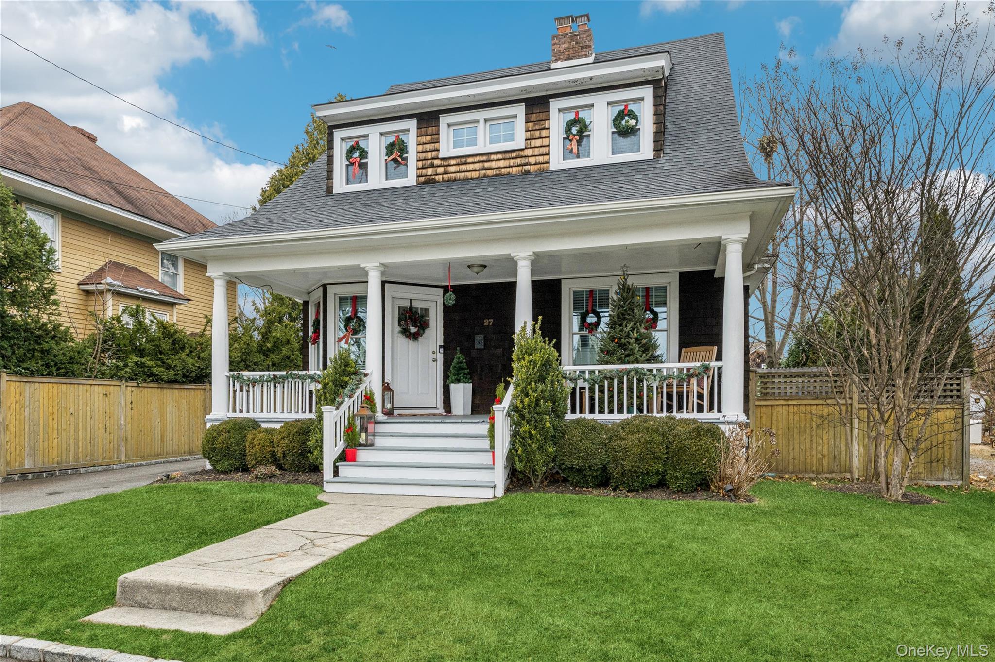 27 Hewlett Court, Babylon, NY 11702