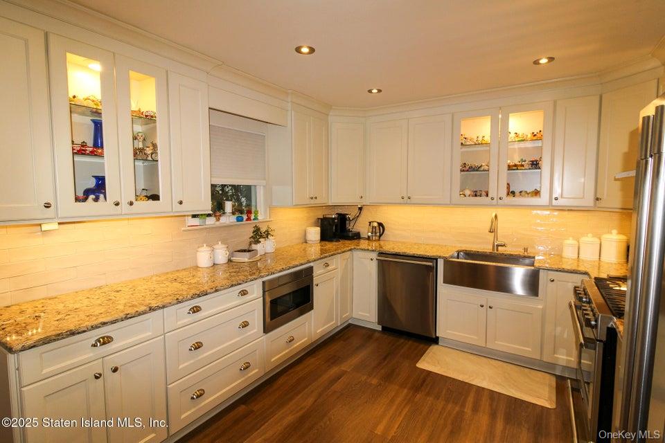 135 Freedom ave, Staten Island, NY 10314