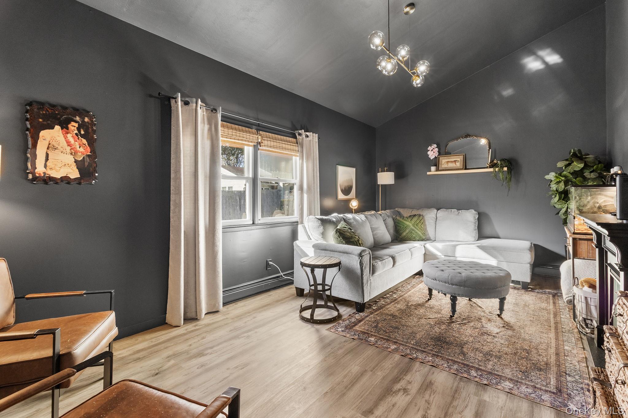 24 Parkside Avenue, Miller Place, NY 11764