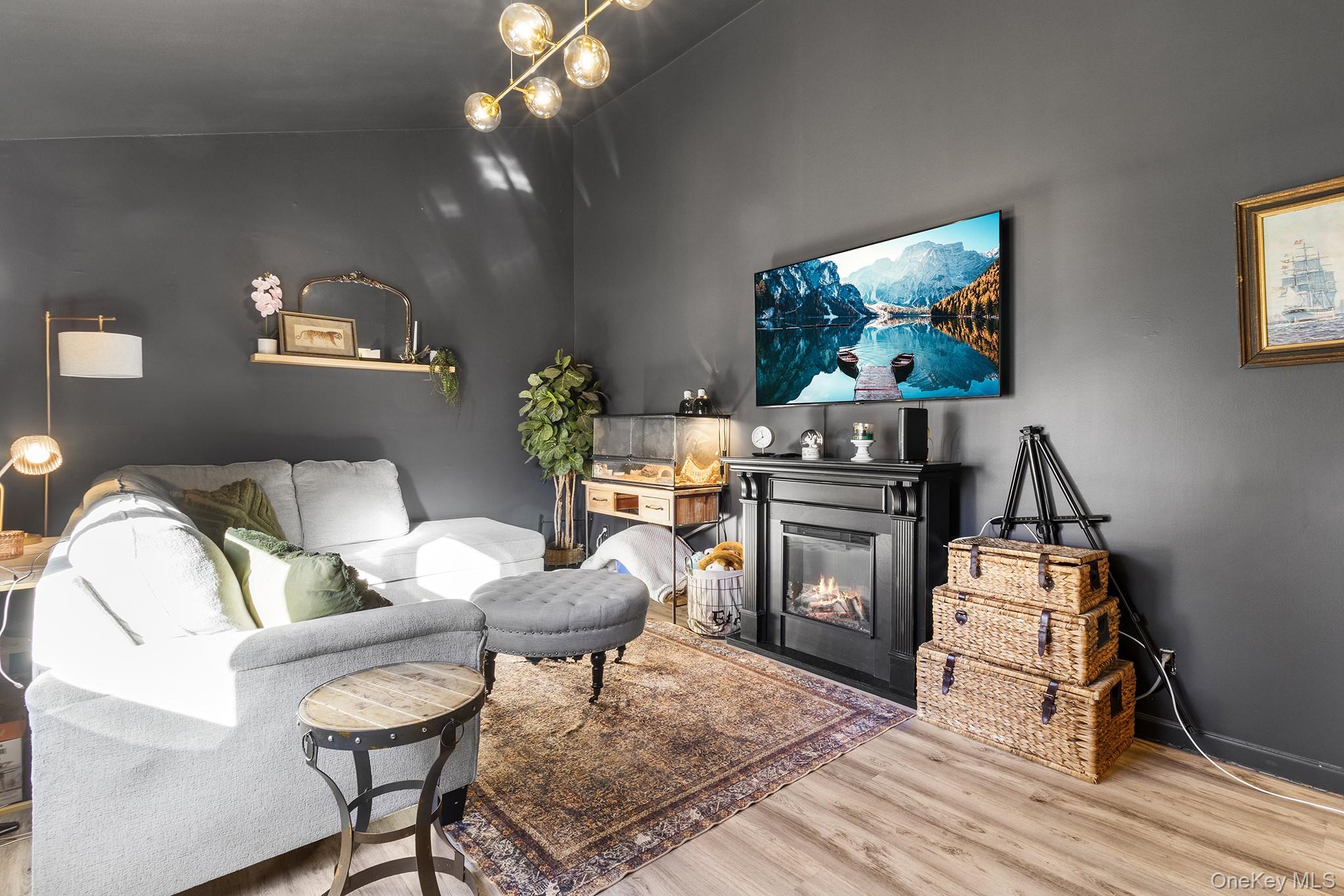 24 Parkside Avenue, Miller Place, NY 11764