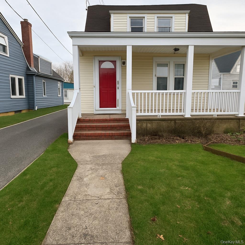 10 Dorothy Court, Merrick, NY 11566