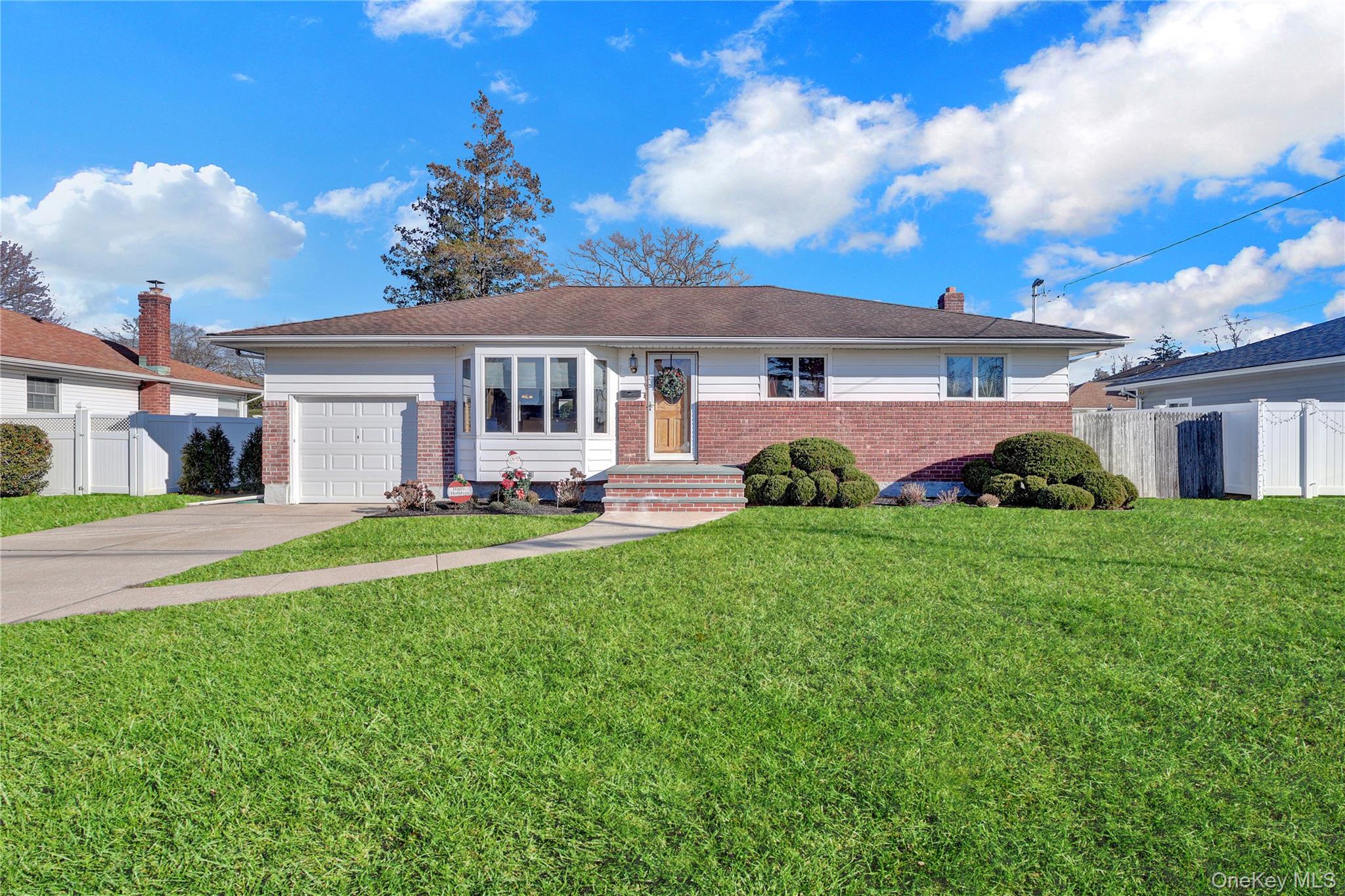 607 Saint George Avenue, North Babylon, NY 11703