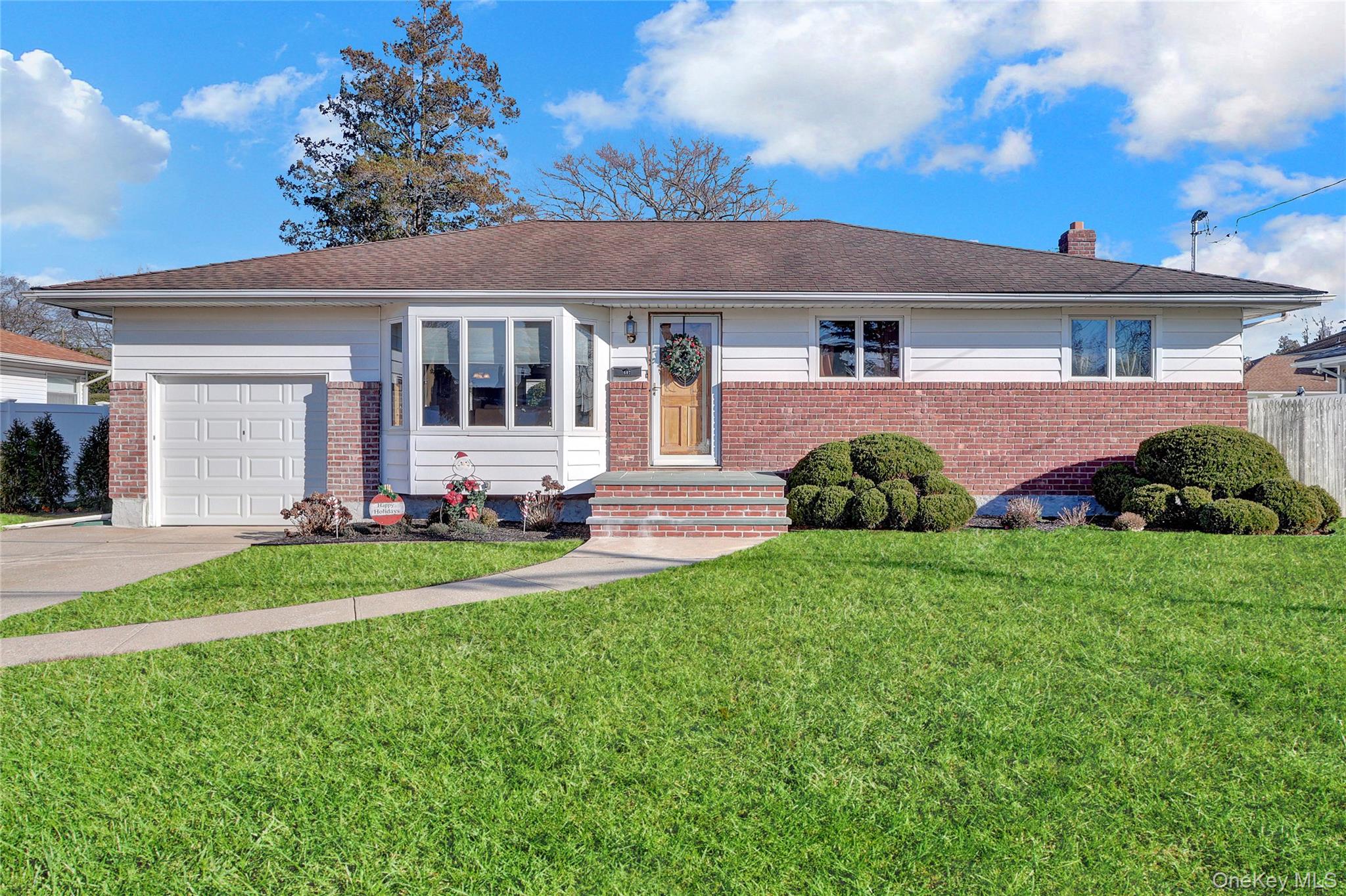 607 Saint George Avenue, North Babylon, NY 11703