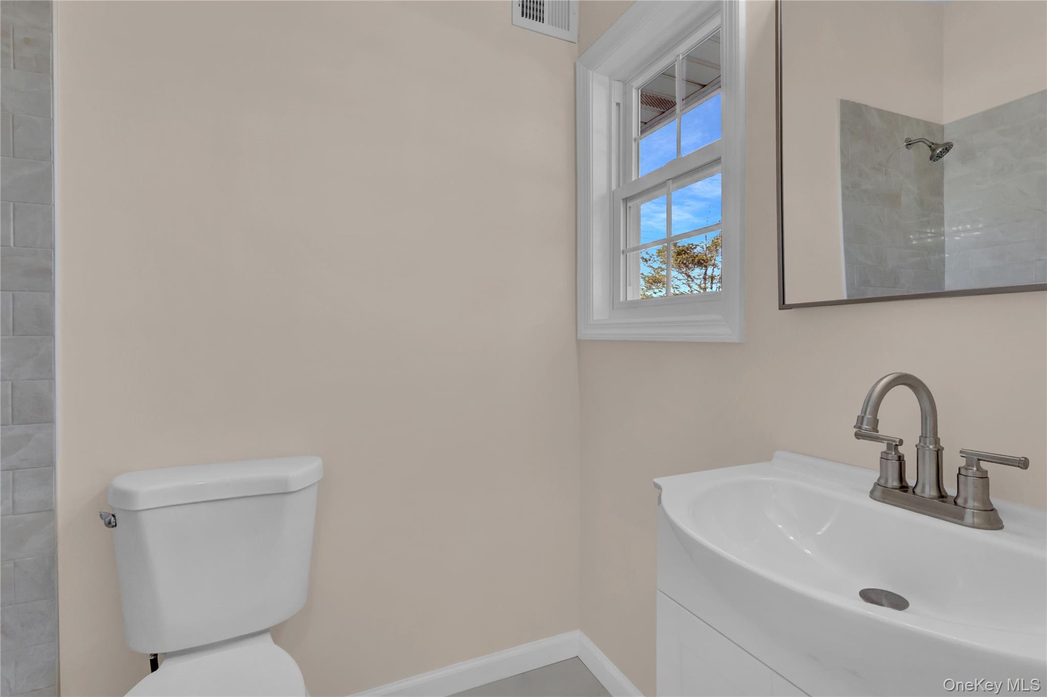 815 Franklin Avenue # 4, Franklin Square, NY 11010