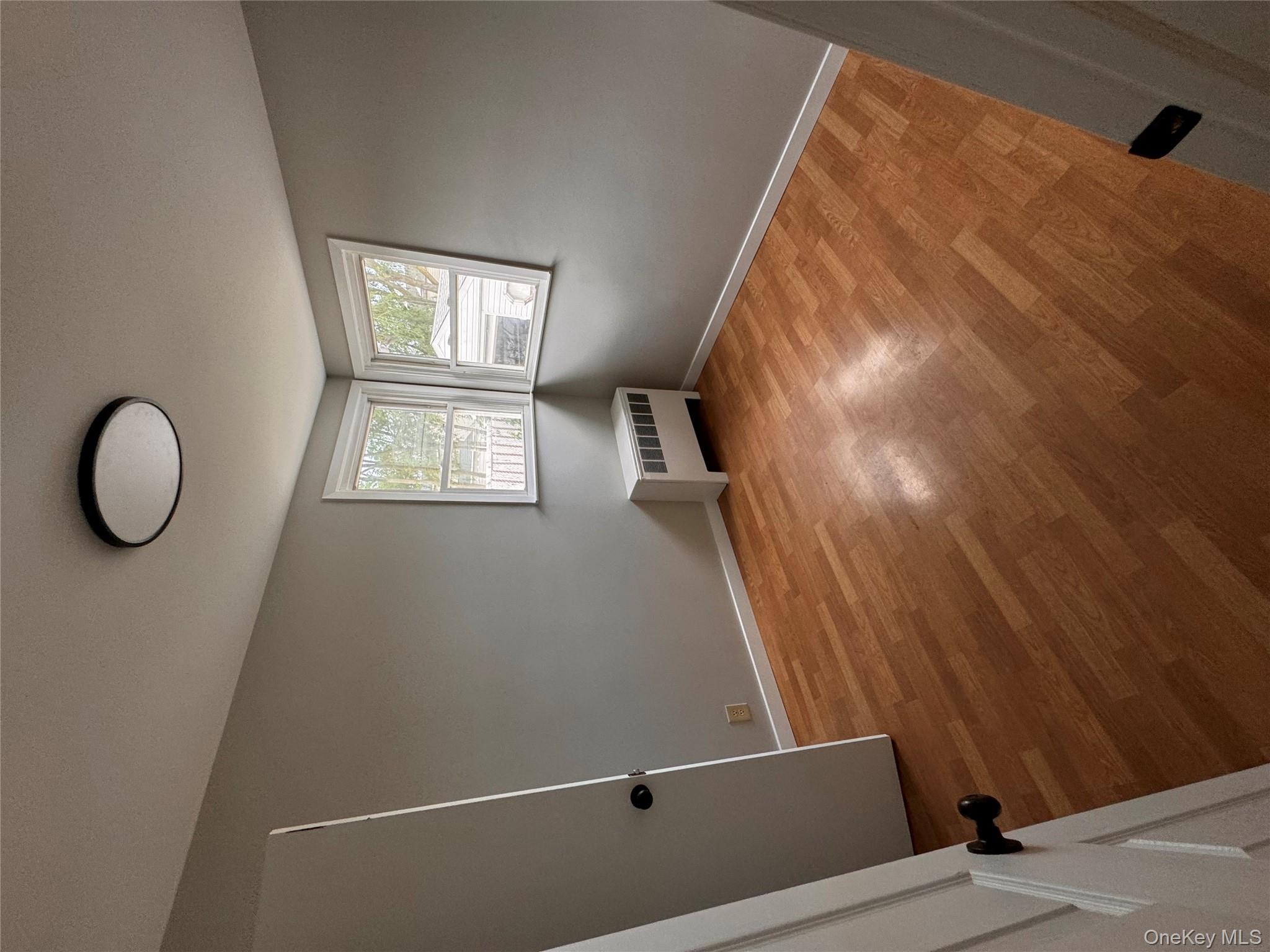 282 16th St, West Babylon, NY 11704