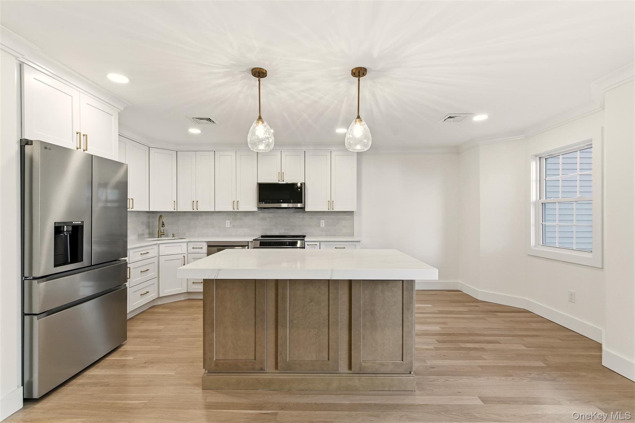 11 Plantation Drive, Hauppauge, NY 11788