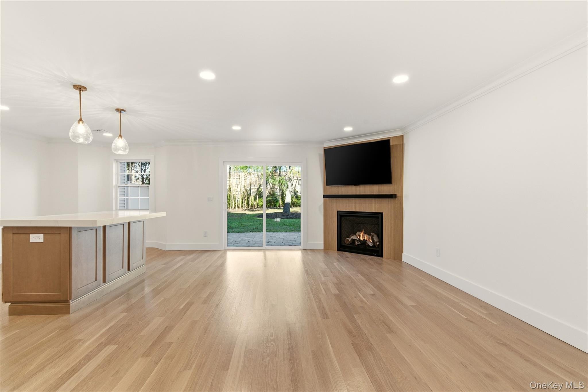 11 Plantation Drive, Hauppauge, NY 11788