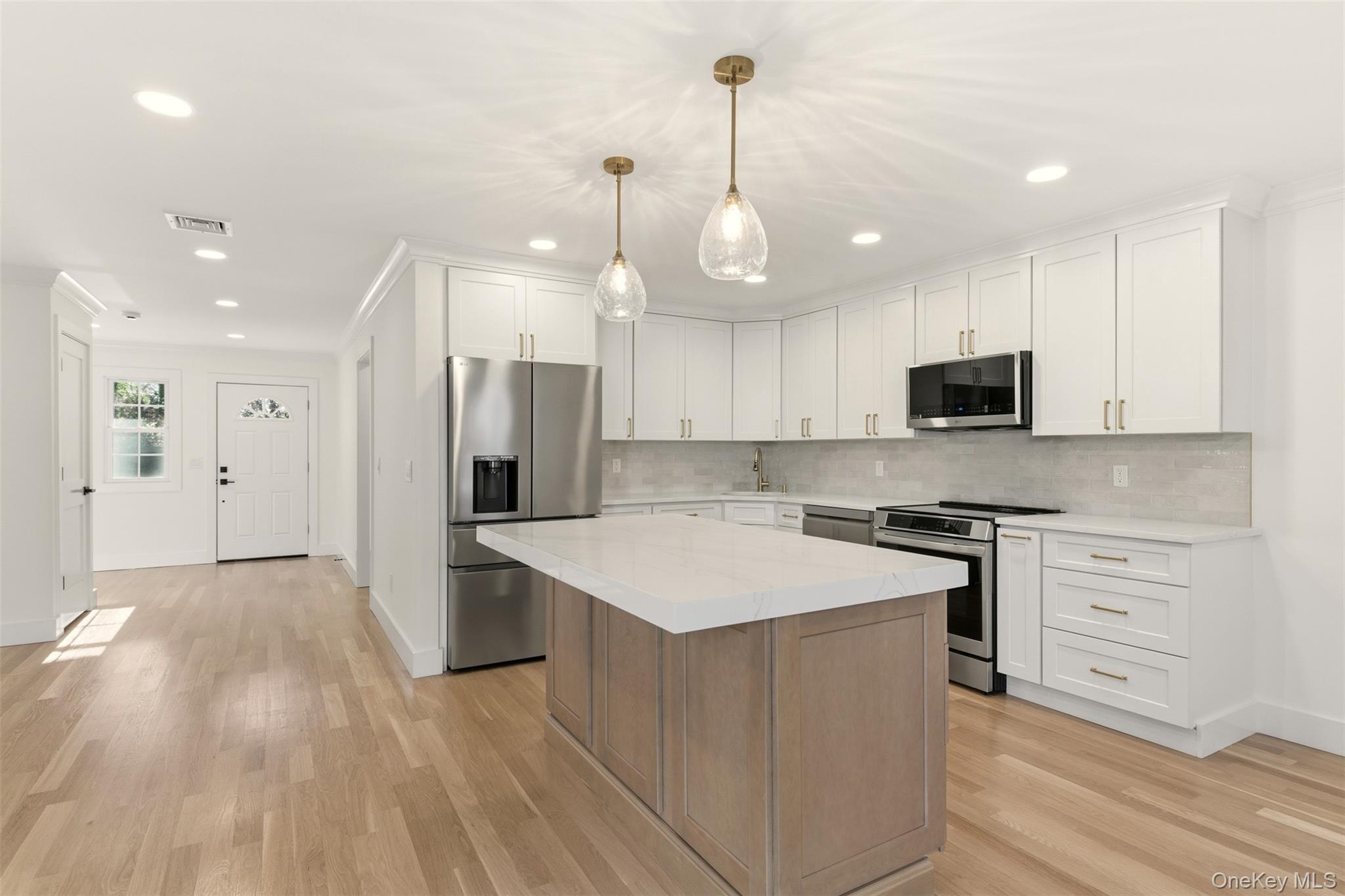 11 Plantation Drive, Hauppauge, NY 11788