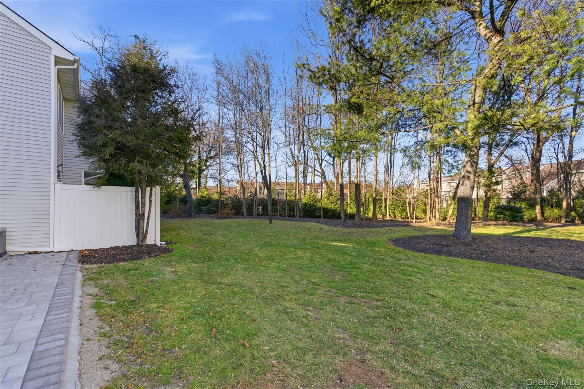 11 Plantation Drive, Hauppauge, NY 11788