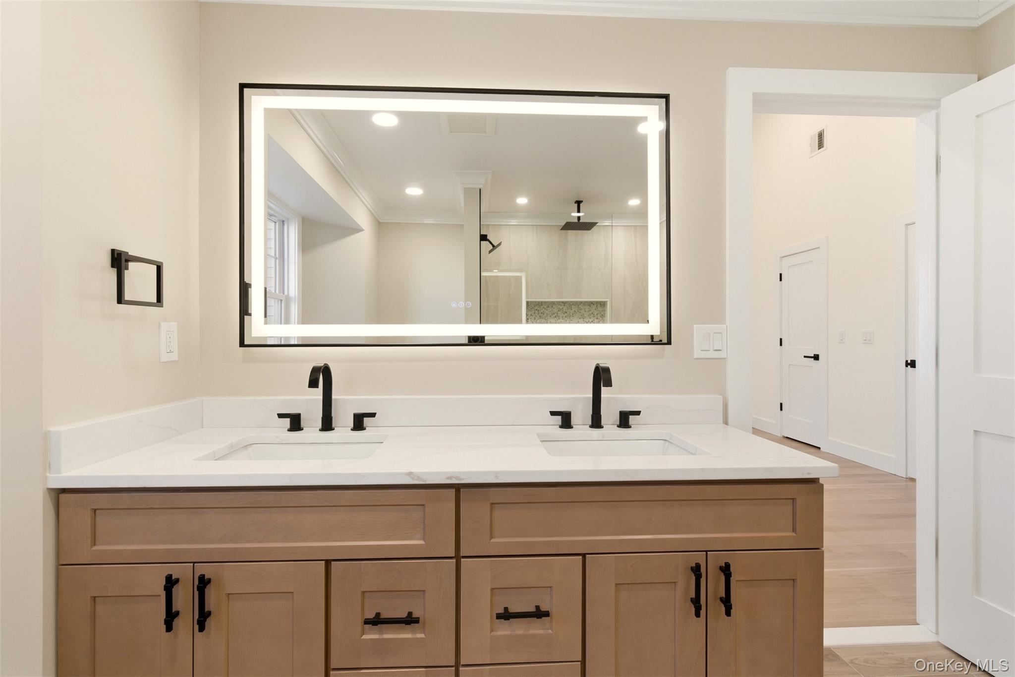 11 Plantation Drive, Hauppauge, NY 11788