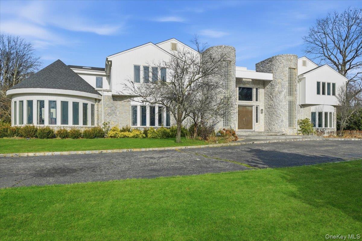 1 Private Lane, Old Brookville, NY 11545