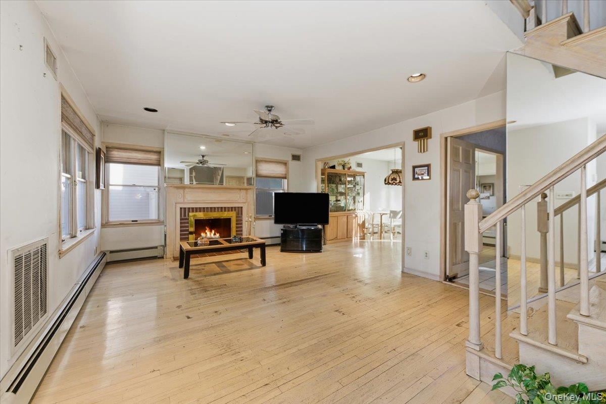 467 W Broadway, Cedarhurst, NY 11516