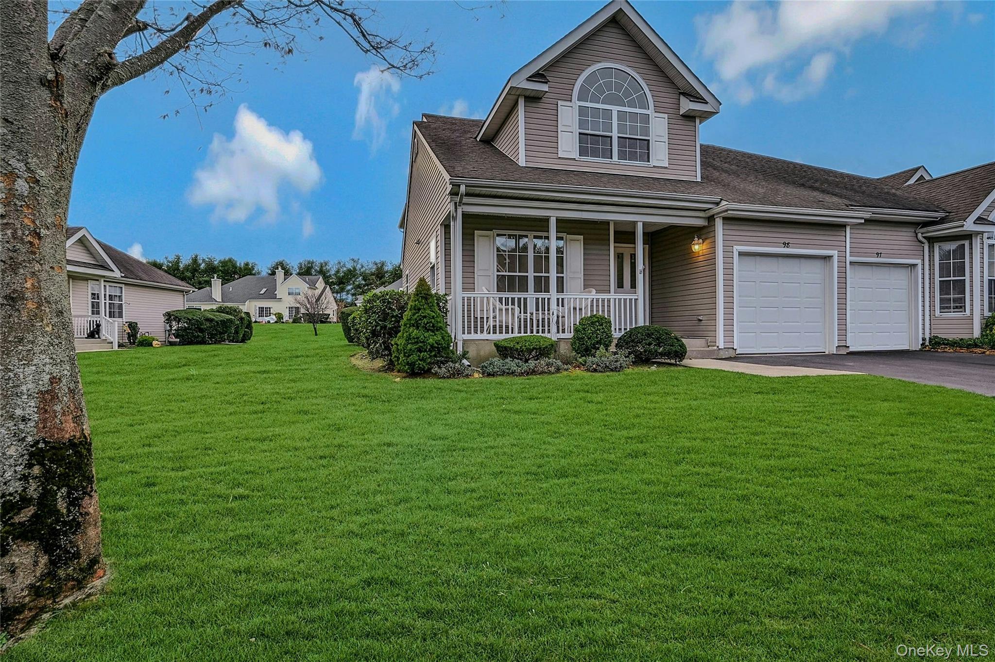 98 Scenic Lake Drive, Riverhead, NY 11901