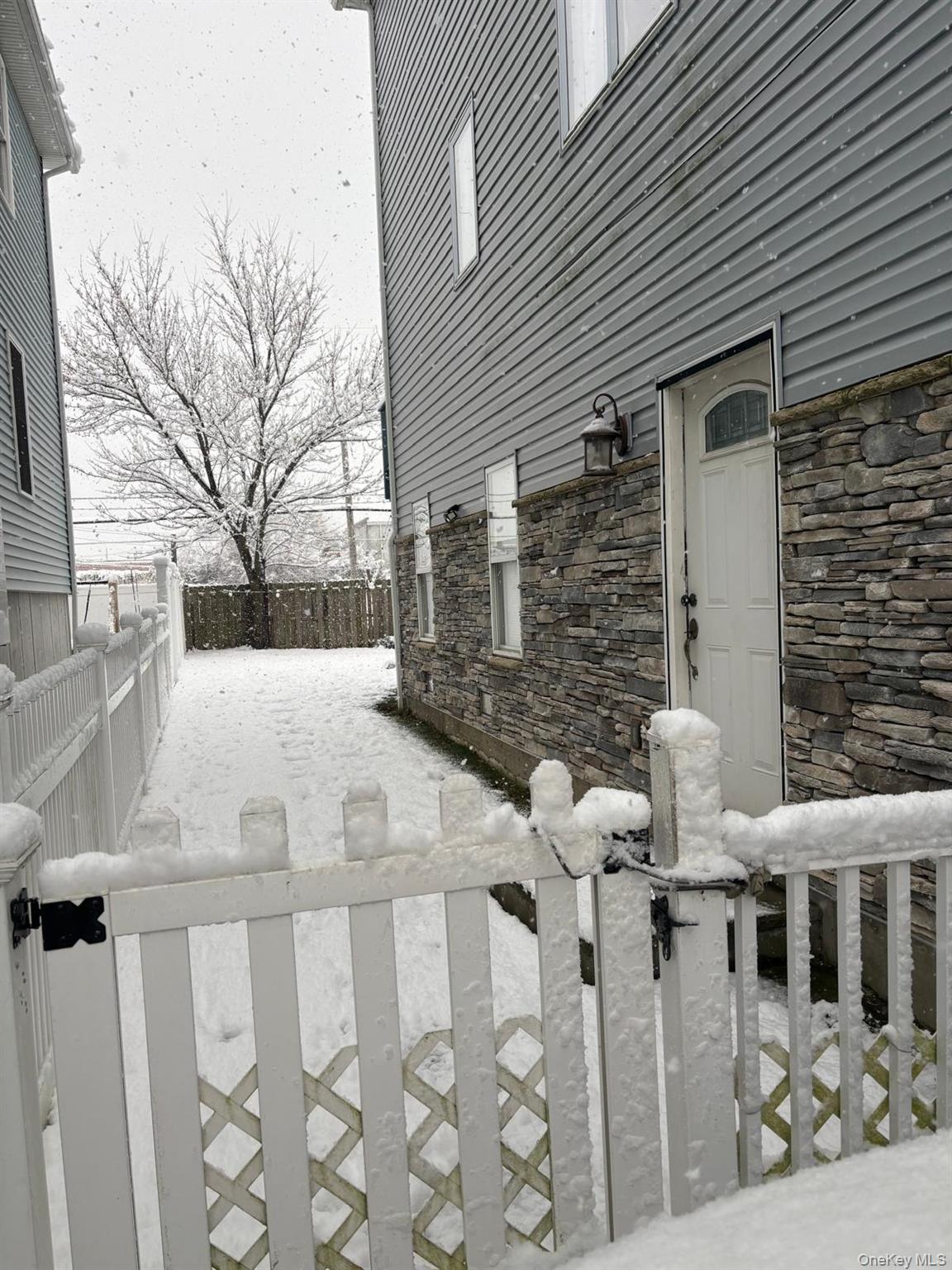 129 Nassau Lane, Island Park, NY 11558