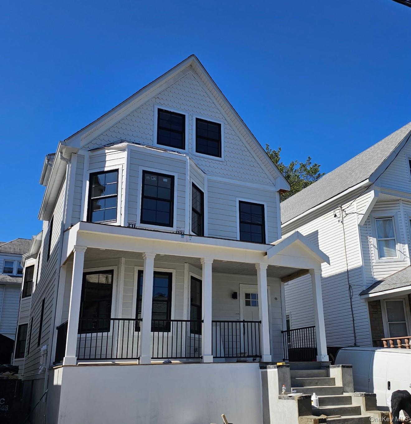 356 S 10th Avenue, Mount Vernon, NY 10550