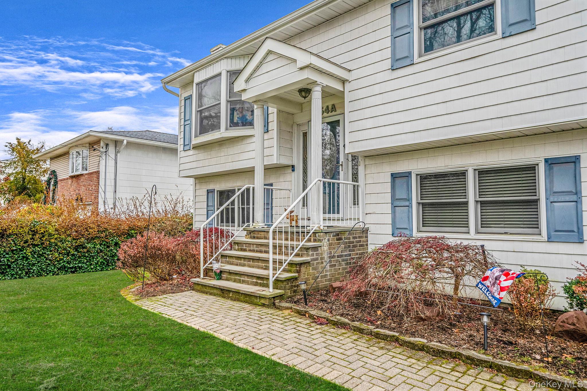 154A Woodrow Parkway, West Babylon, NY 11704