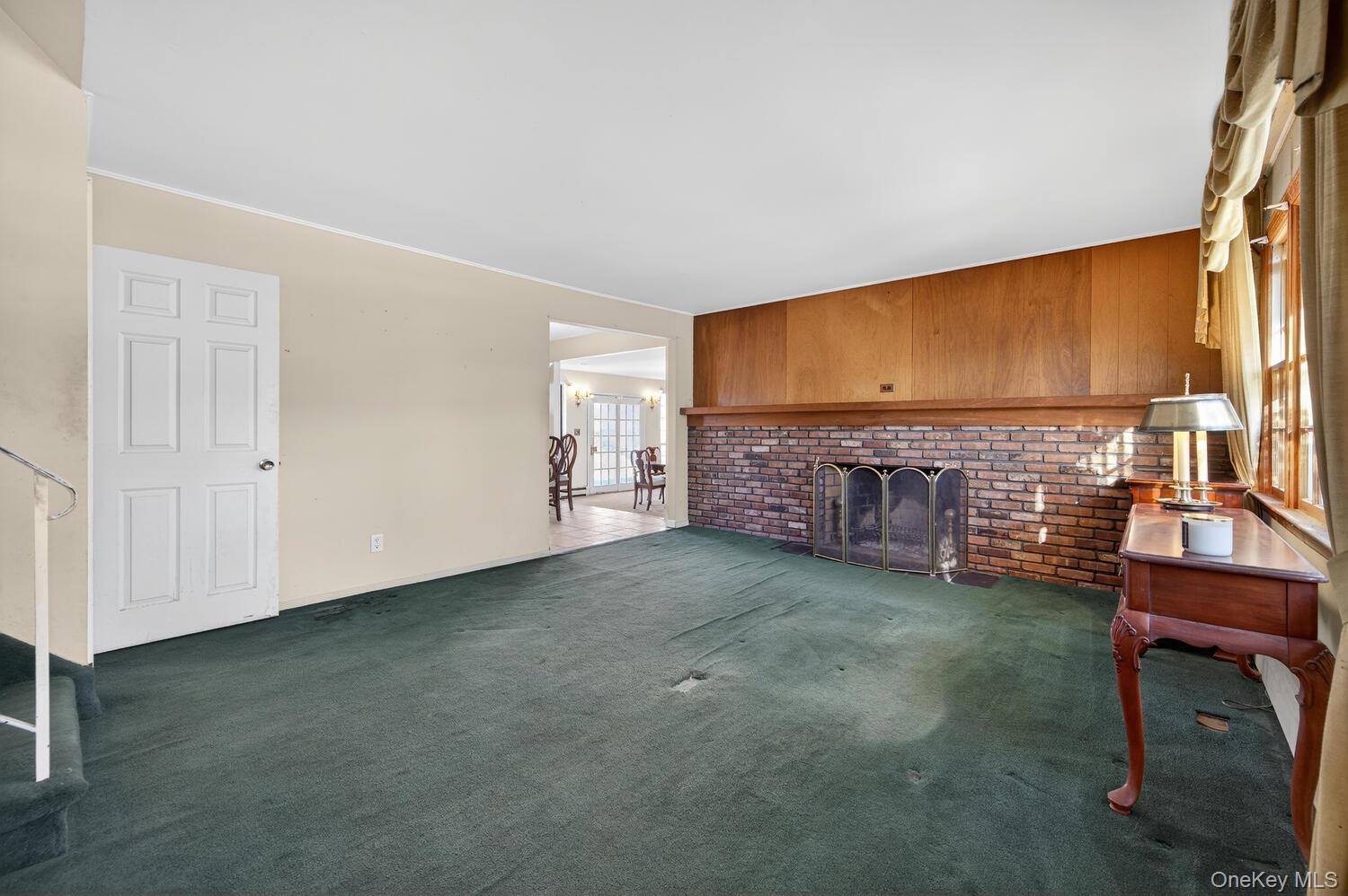 2 Kirkup Street, Bay Shore, NY 11706