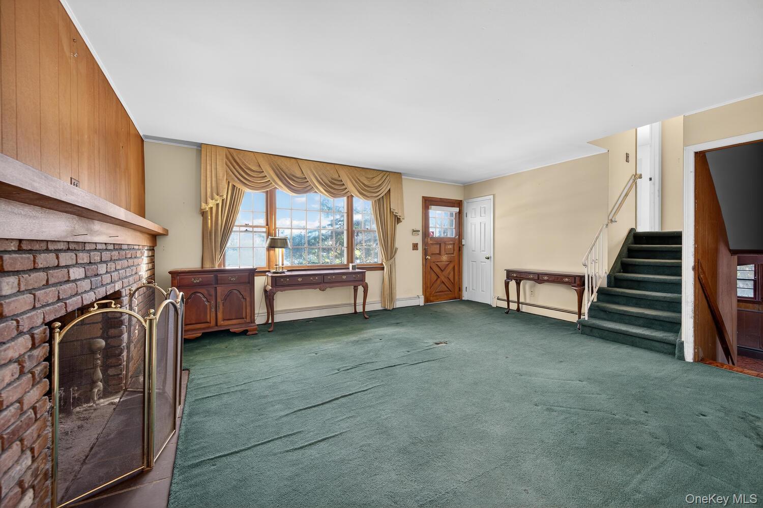 2 Kirkup Street, Bay Shore, NY 11706