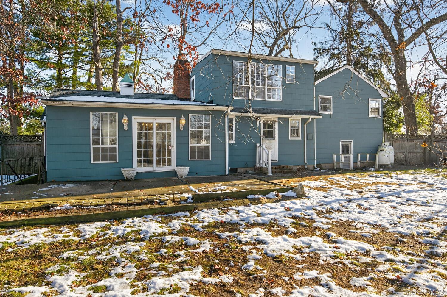 2 Kirkup Street, Bay Shore, NY 11706