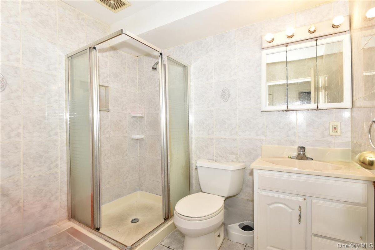 166-30 Gothic Drive, Jamaica Hills, NY 11432