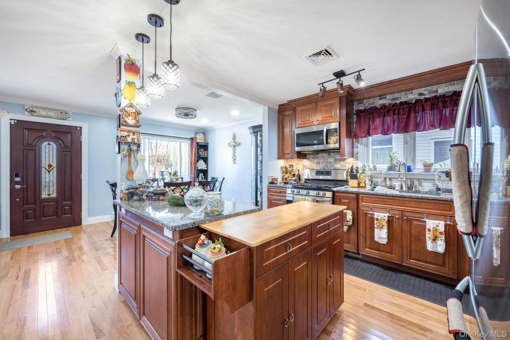 69 Harriet Avenue, Hempstead, NY 11550