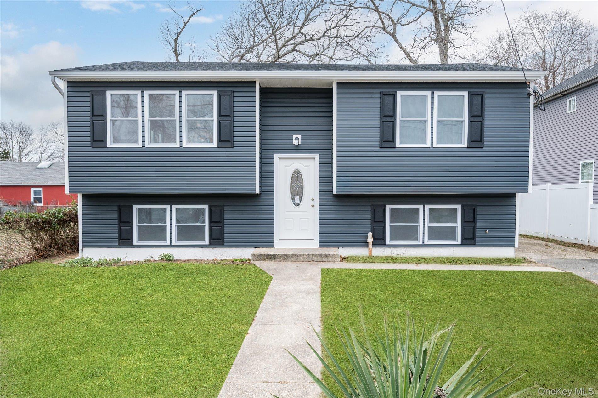 36 N 15th Street, Wheatley Heights, NY 11798