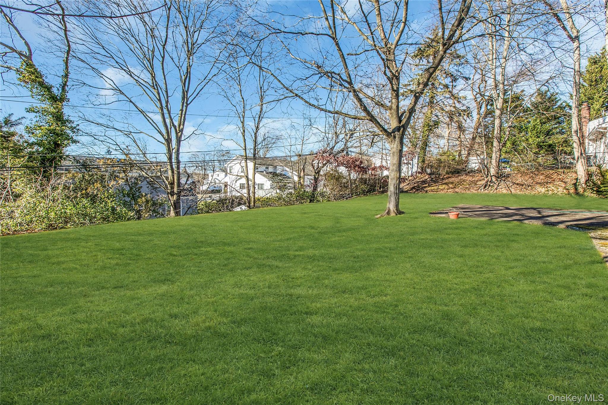 30 Glacier Drive, Smithtown, NY 11787