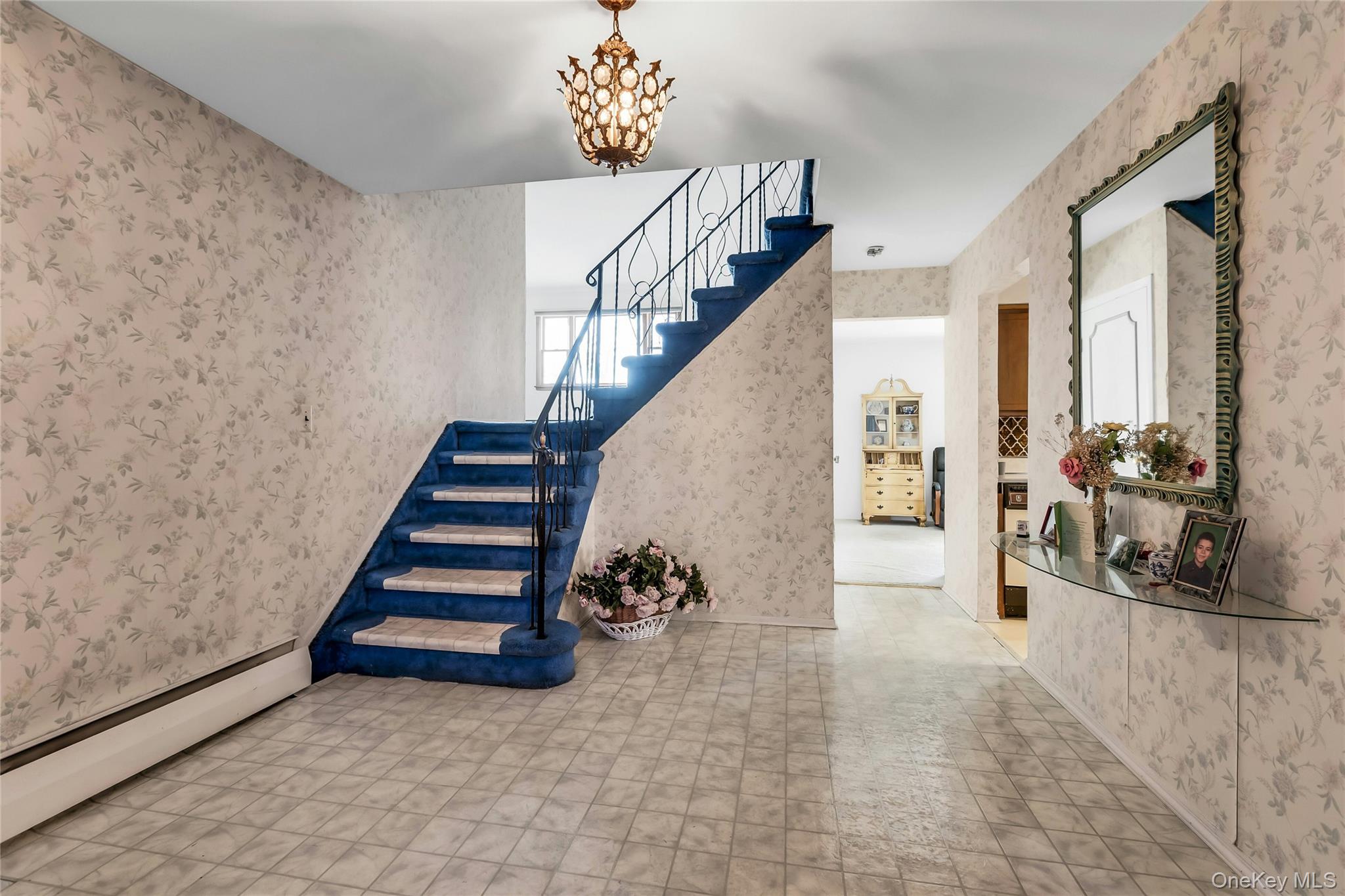 30 Glacier Drive, Smithtown, NY 11787